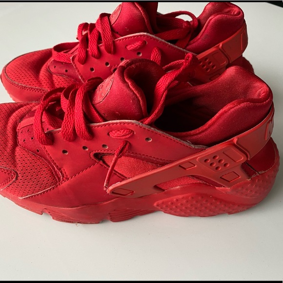 Nike Shoes - Red Huaraches